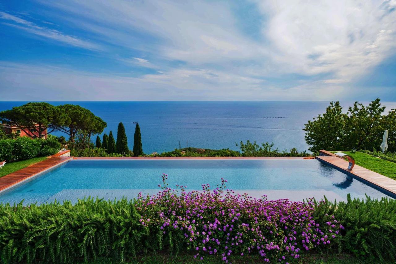 Villa Riviera Resort Lavagna Kültér fotó