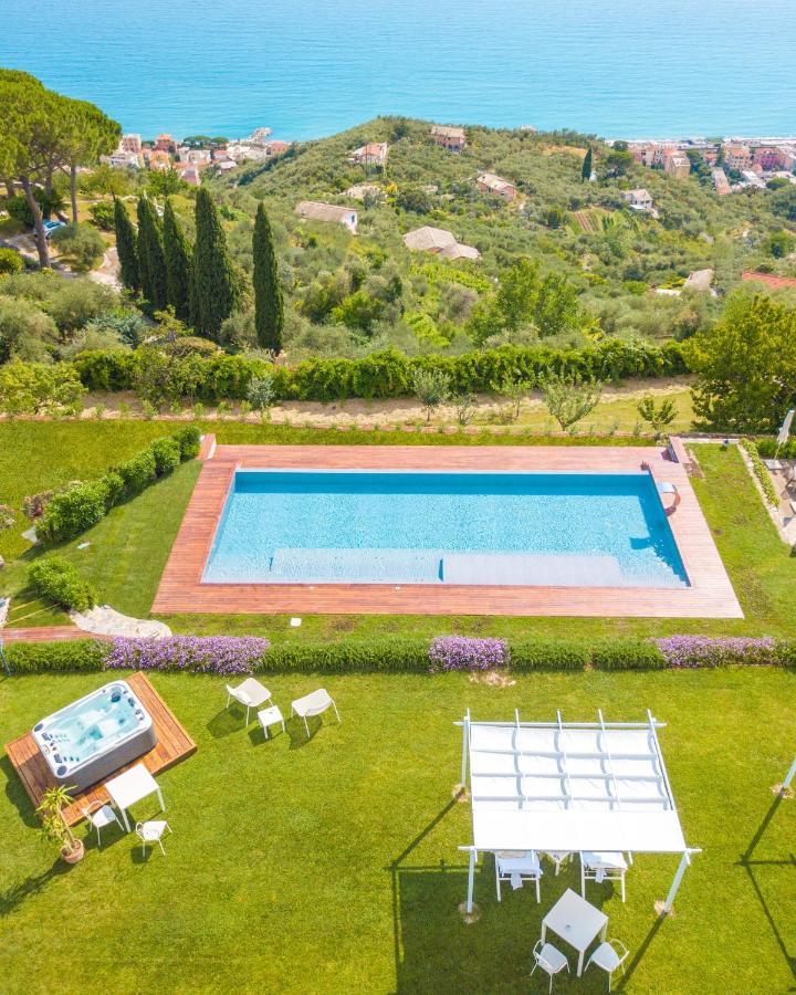 Villa Riviera Resort Lavagna Kültér fotó